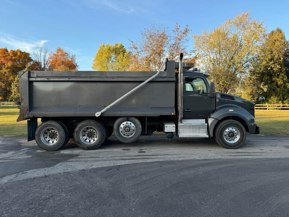 2017 Kenworth T880 Equipment Image0