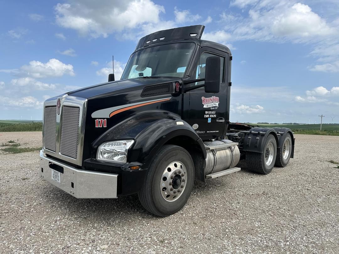 Image of Kenworth T880 Primary image