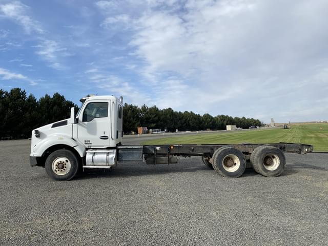 Image of Kenworth T880 equipment image 1