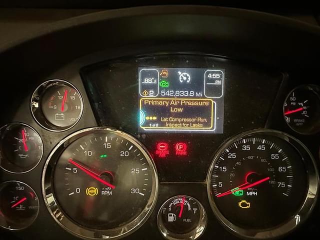 Image of Kenworth T880 equipment image 3