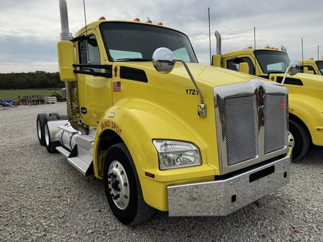 Image of Kenworth T880 equipment image 2