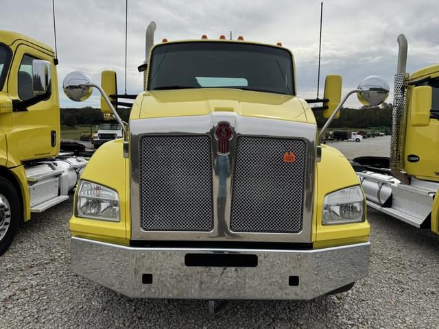 Image of Kenworth T880 equipment image 1