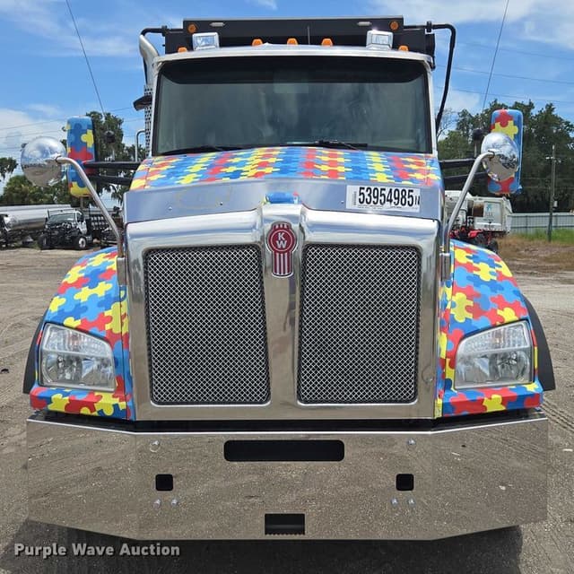 Image of Kenworth T880 equipment image 1