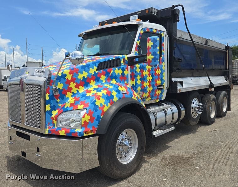 2017 Kenworth T880 Equipment Image0