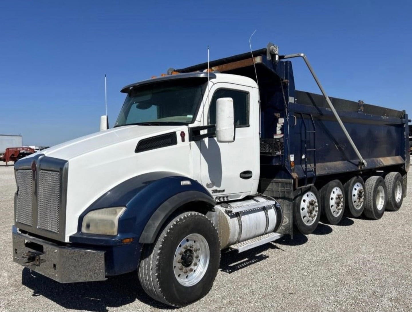 2017 Kenworth T880 Equipment Image0