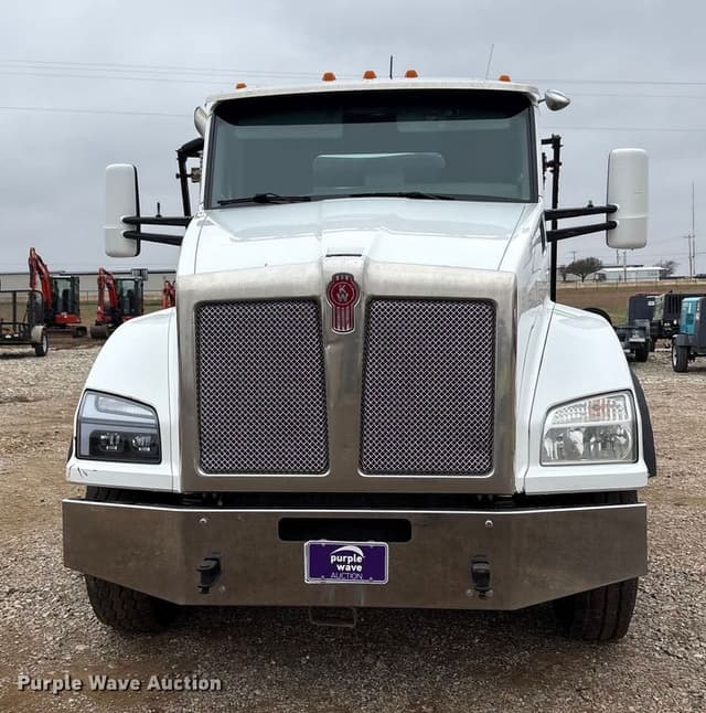 Image of Kenworth T880 equipment image 1
