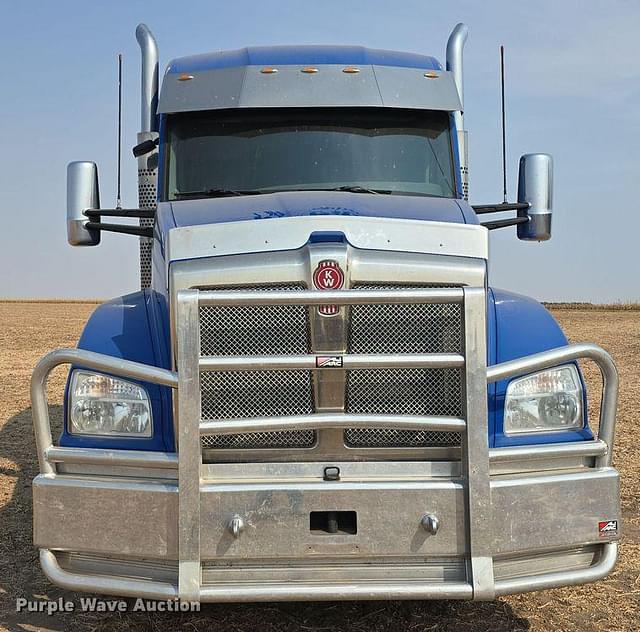 Image of Kenworth T880 equipment image 1