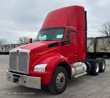 Main image Kenworth T880