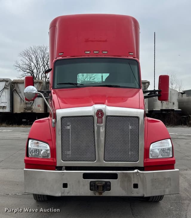Image of Kenworth T880 equipment image 1