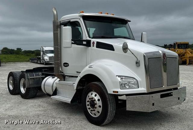 Image of Kenworth T880 equipment image 2
