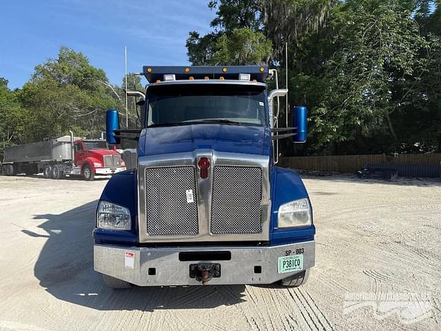 Image of Kenworth T880 equipment image 1