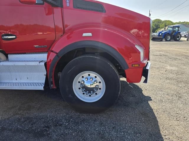Image of Kenworth T880 equipment image 4