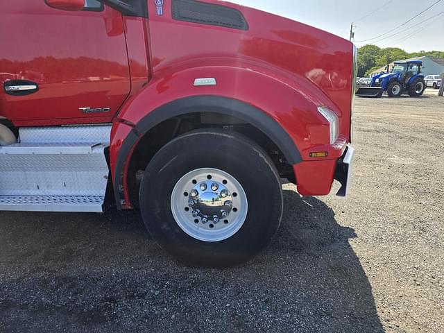 Image of Kenworth T880 equipment image 4