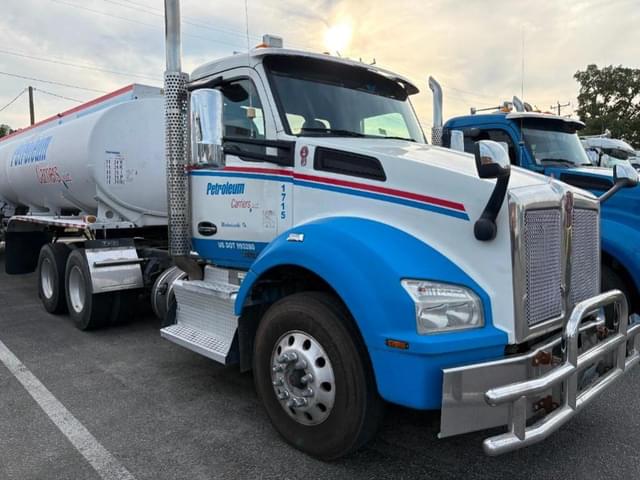 Image of Kenworth T880 equipment image 2
