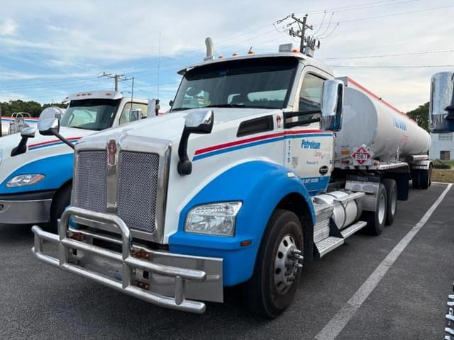 Image of Kenworth T880 equipment image 1