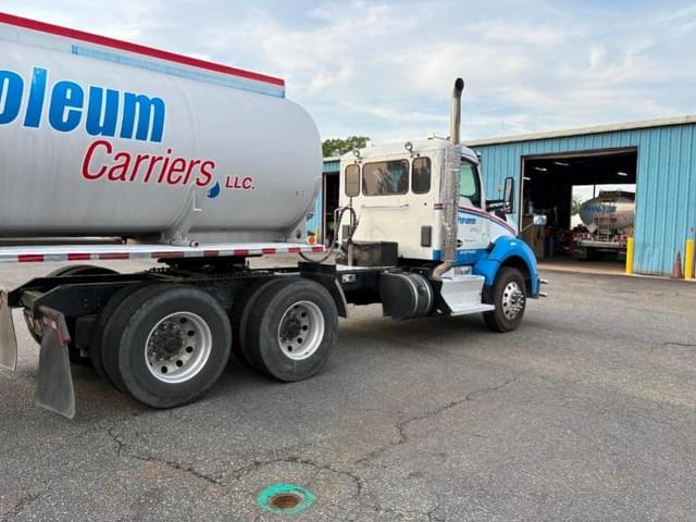Image of Kenworth T880 equipment image 3
