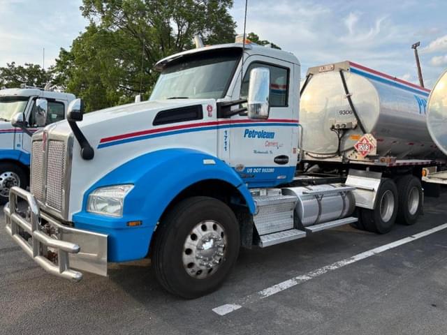 Image of Kenworth T880 equipment image 1
