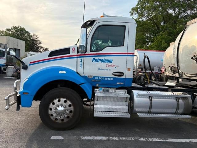 Image of Kenworth T880 equipment image 2