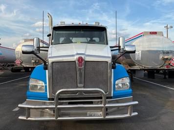 Main image Kenworth T880