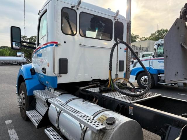 Image of Kenworth T880 equipment image 3