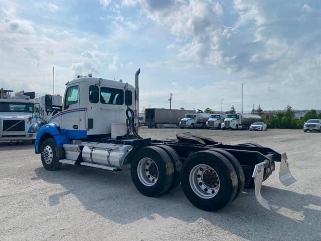 Image of Kenworth T880 equipment image 4