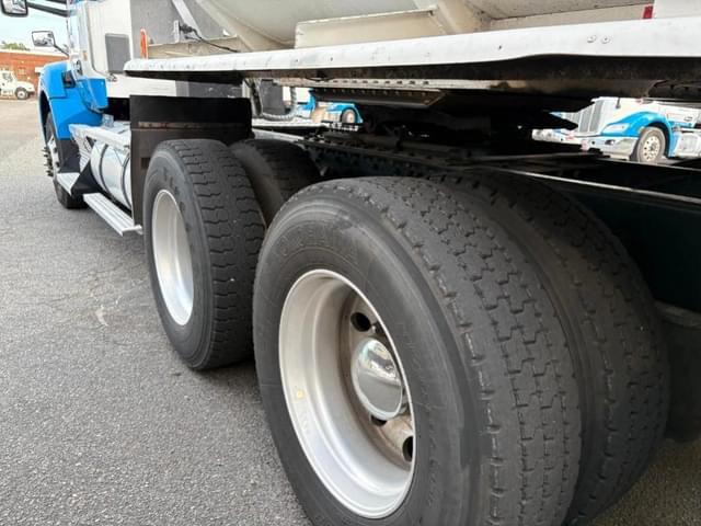 Image of Kenworth T880 equipment image 3