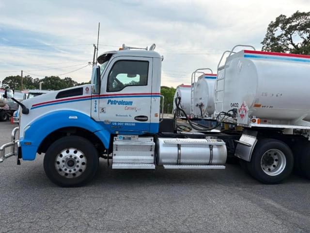 Image of Kenworth T880 equipment image 2