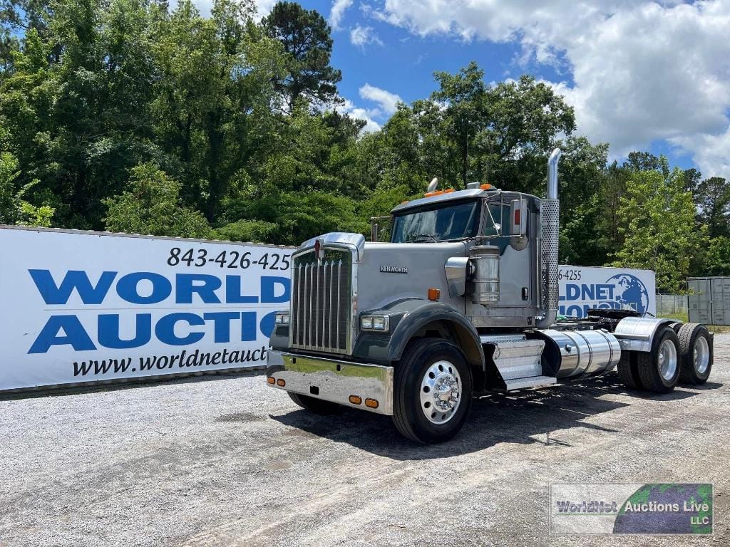 Main image Kenworth W900
