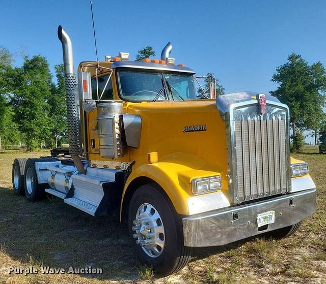 Image of Kenworth W900 equipment image 2