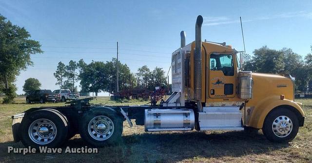 Image of Kenworth W900 equipment image 3