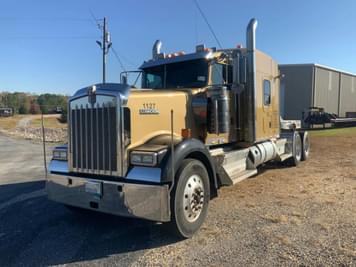Main image Kenworth W900