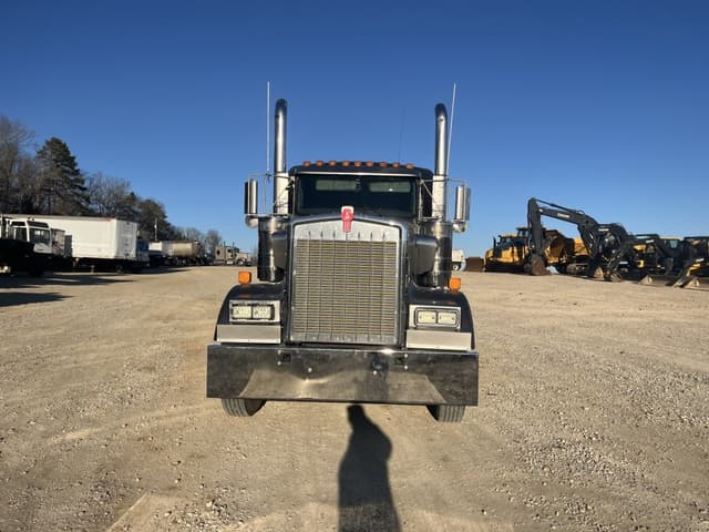Image of Kenworth W900 equipment image 2
