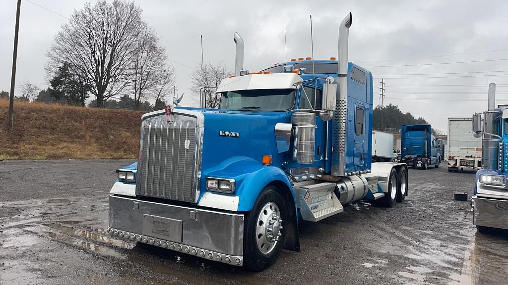 Image of Kenworth W900 Primary image