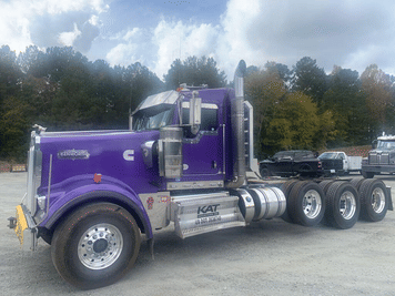 Main image Kenworth W900