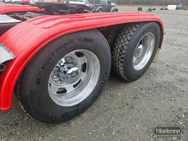 Image of Kenworth W900 equipment image 3