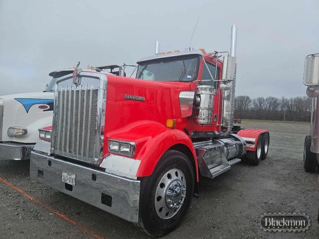 Image of Kenworth W900 Primary image