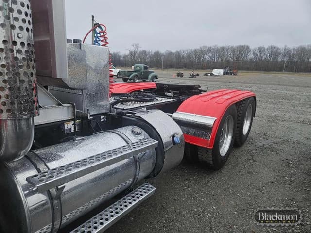 Image of Kenworth W900 equipment image 1