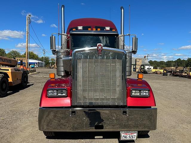 Image of Kenworth W900L equipment image 1