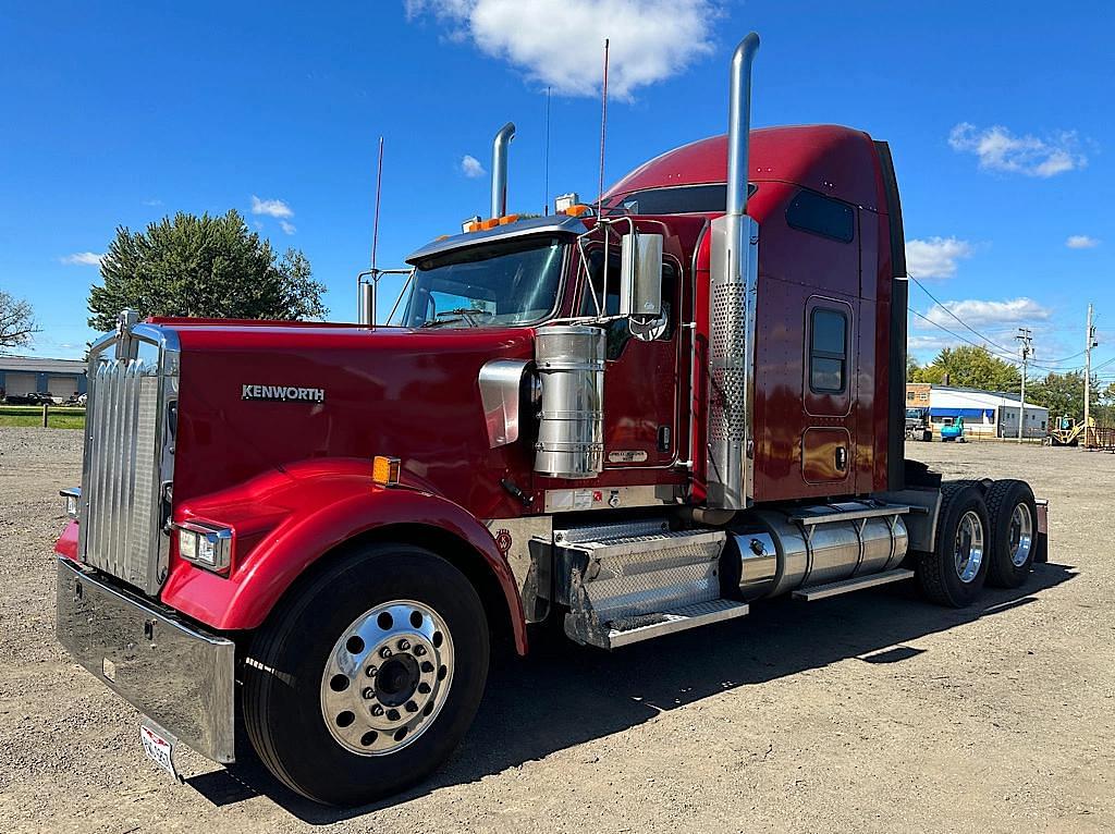 Image of Kenworth W900L Primary image