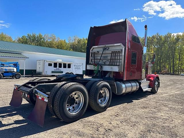 Image of Kenworth W900L equipment image 4