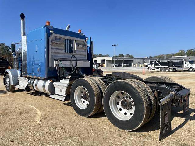 Image of Kenworth W900L equipment image 1