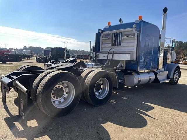 Image of Kenworth W900L equipment image 2