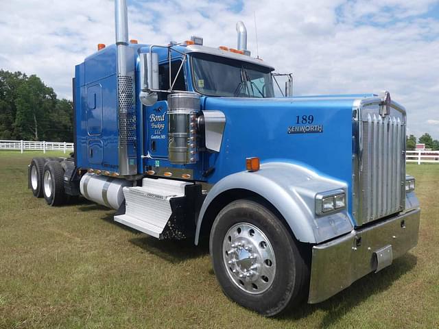 Image of Kenworth W900L equipment image 1