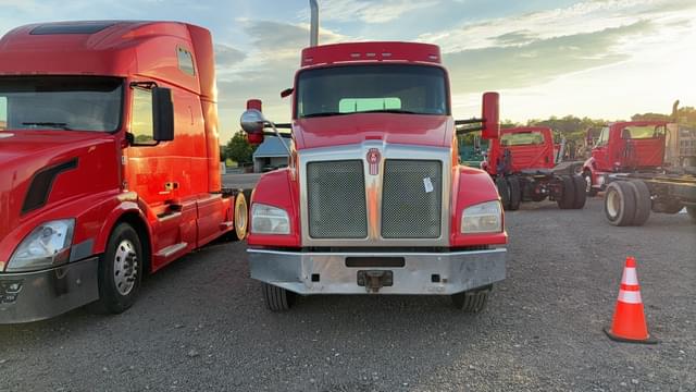 Image of Kenworth T880 equipment image 1