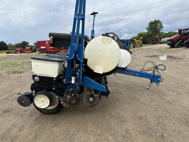 Image of Kinze 3000 equipment image 1