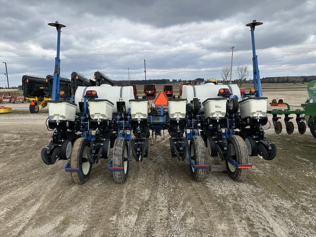 Image of Kinze 3000 equipment image 3