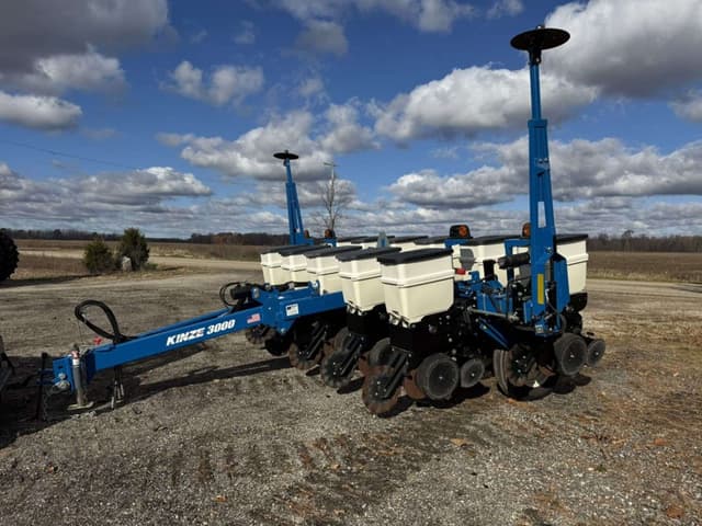 Image of Kinze 3000 equipment image 1
