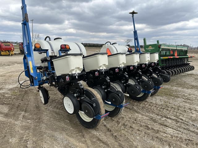 Image of Kinze 3000 equipment image 4