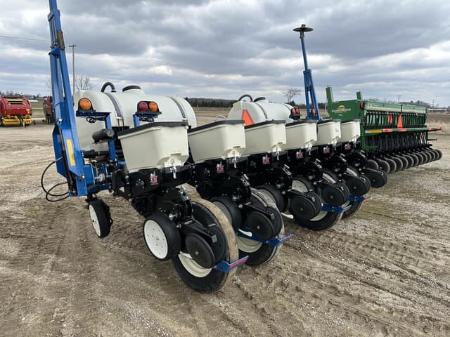 Image of Kinze 3000 equipment image 4