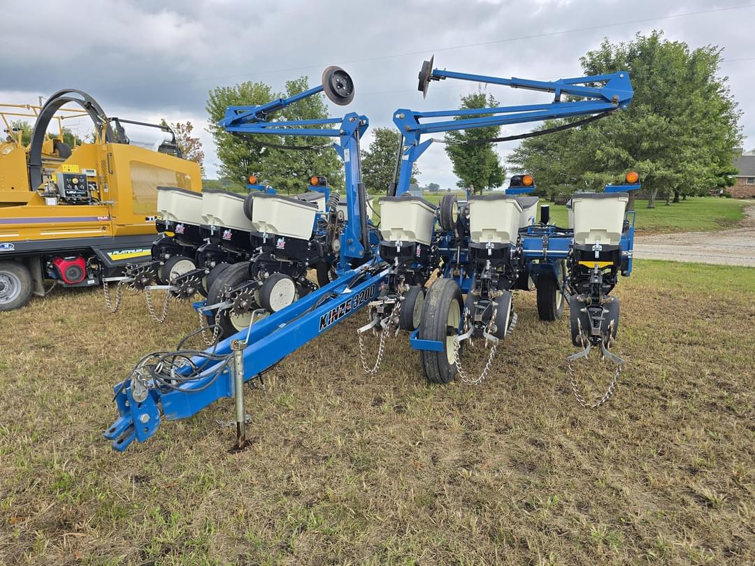 Image of Kinze 3200 Primary image